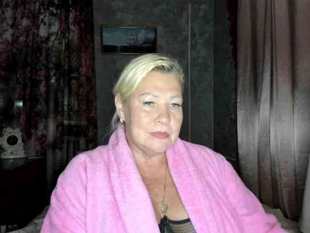 Elenochka live female cam on bongacams