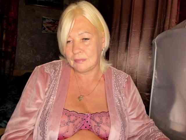 Elenochka live female cam on bongacams