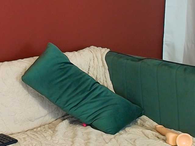 Jessy-Milff live cam on BongaCams