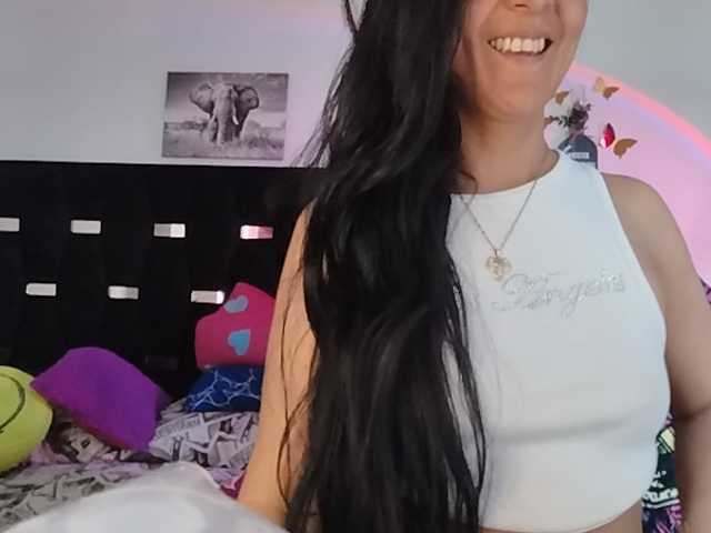 Basmajade888 live cam on BongaCams