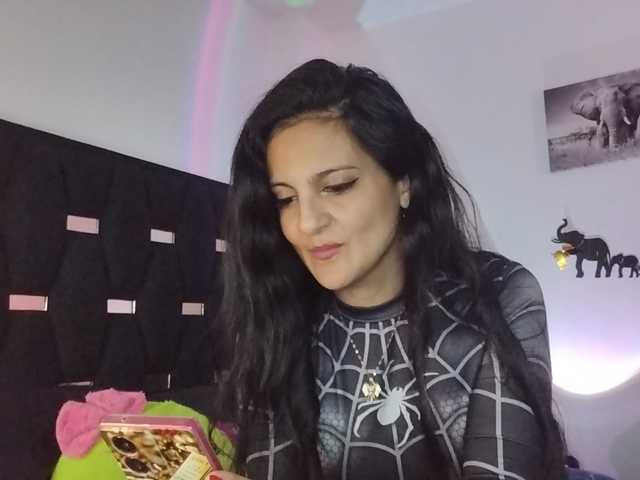 Basmajade888 live cam on BongaCams