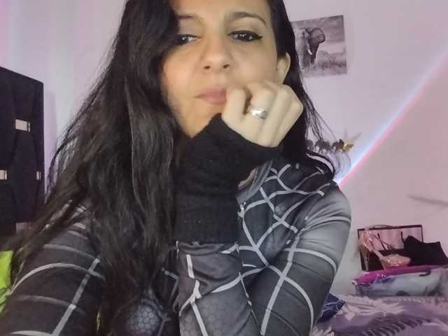 Basmajade888 live cam on BongaCams