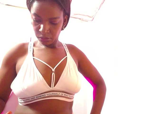 naughtysensual live cam preview