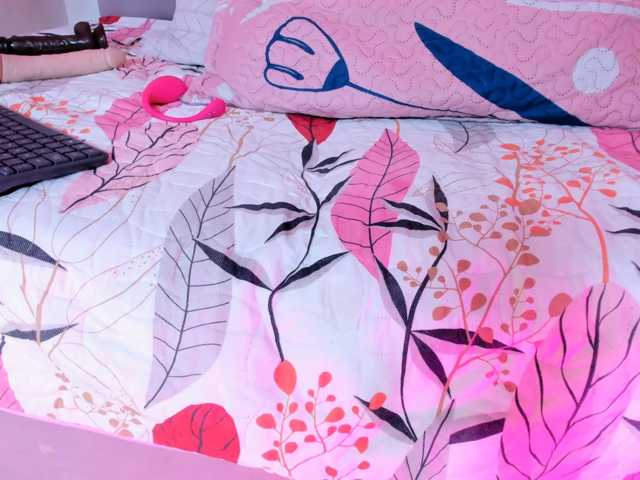Fiorella-wish live cam on BongaCams