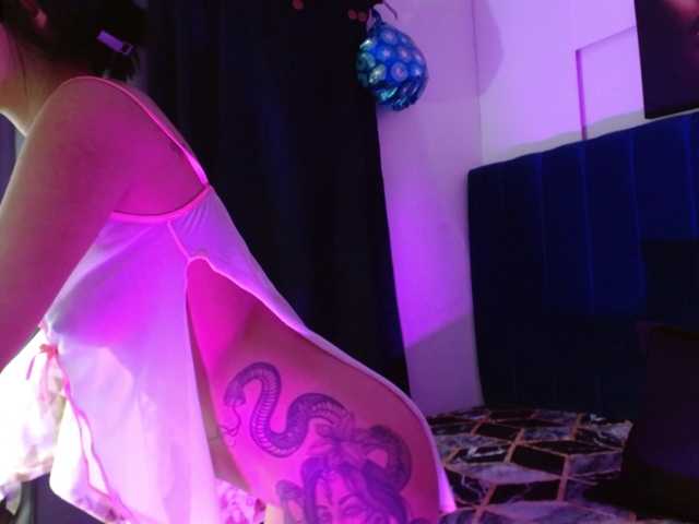 Fiorella-wish live cam on BongaCams