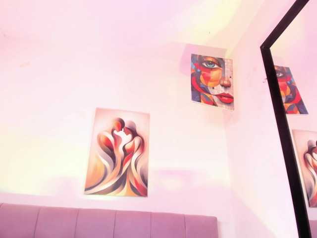 Fiorella-wish live cam on BongaCams