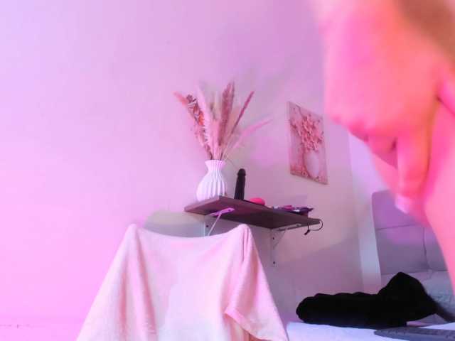 Fiorella-wish live cam on BongaCams