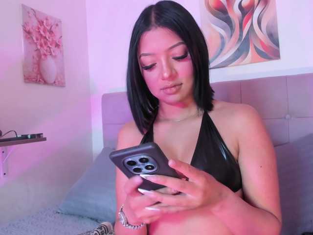 Fiorella-wish live cam on BongaCams