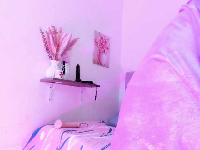 Fiorella-wish live cam on BongaCams