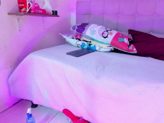 Fiorella-wish live cam on BongaCams