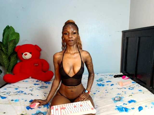DarkCoco live cam on BongaCams