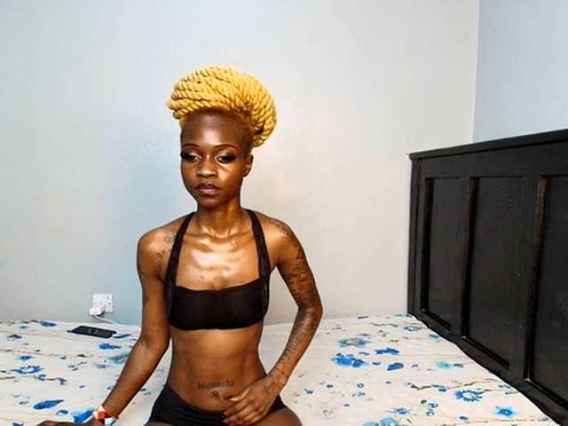 DarkCoco live cam on BongaCams