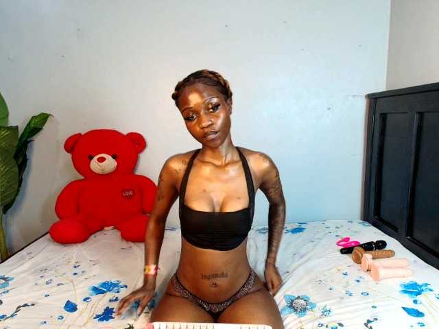 DarkCoco live cam on BongaCams