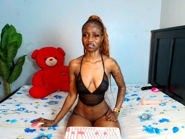 DarkCoco live cam on BongaCams