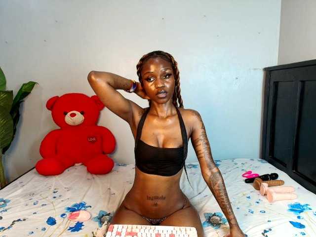 DarkCoco live cam