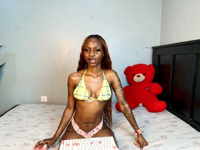 DarkCoco live cam on BongaCams