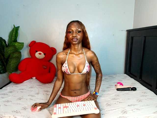 DarkCoco live cam on BongaCams