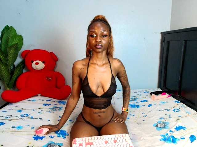 DarkCoco live cam on BongaCams