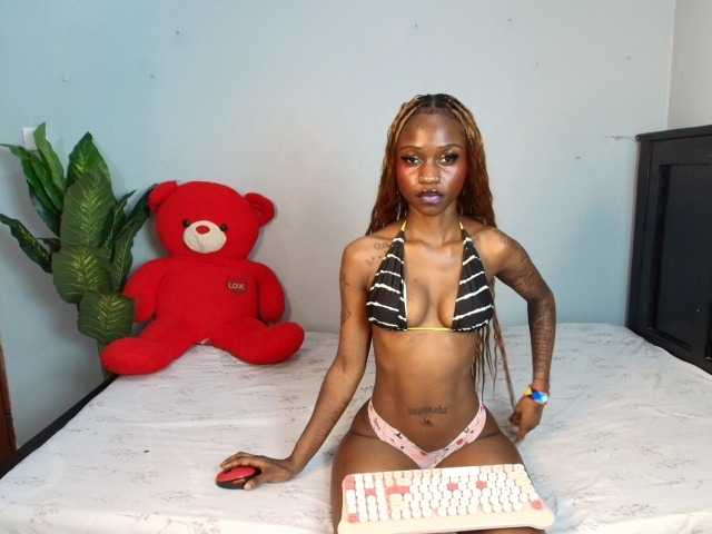 DarkCoco live cam on BongaCams