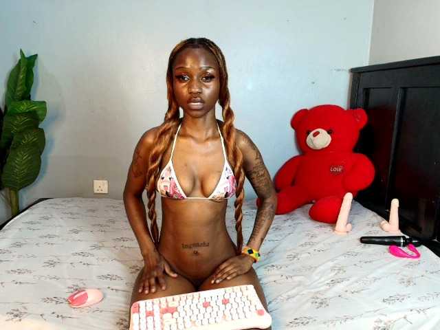 DarkCoco live cam on BongaCams