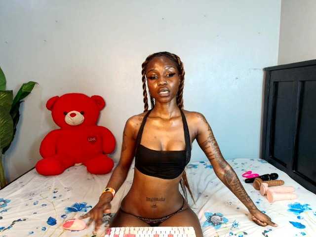 DarkCoco live cam on BongaCams