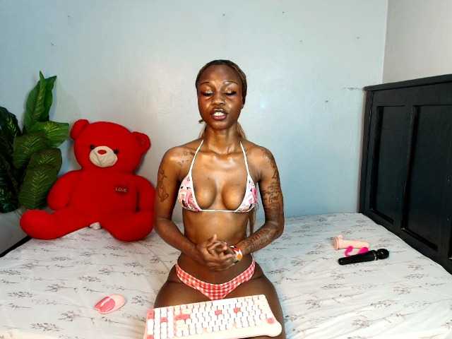 DarkCoco live cam on BongaCams