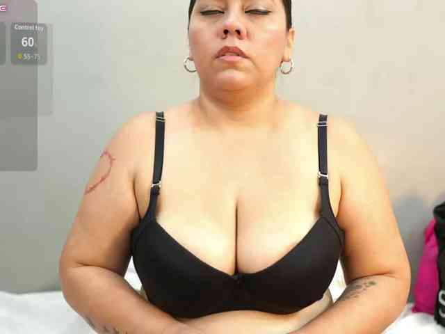chubbythickmilf's live room