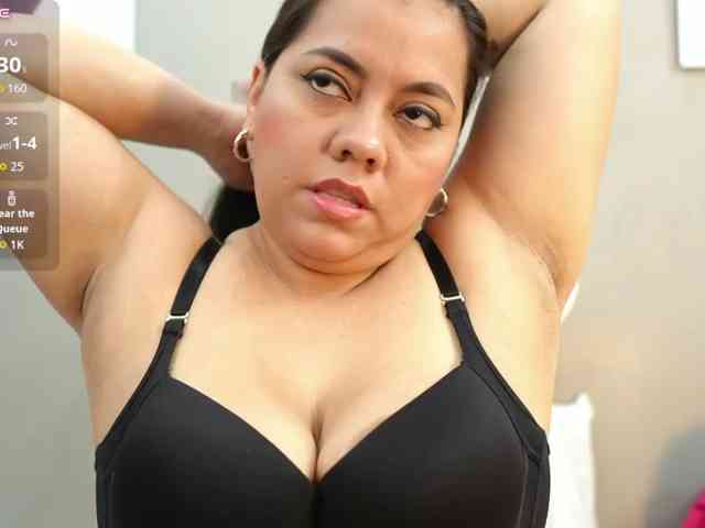 chubbythickmilf's live room