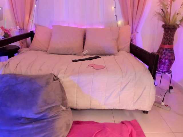 MileyBloom live cam on BongaCams