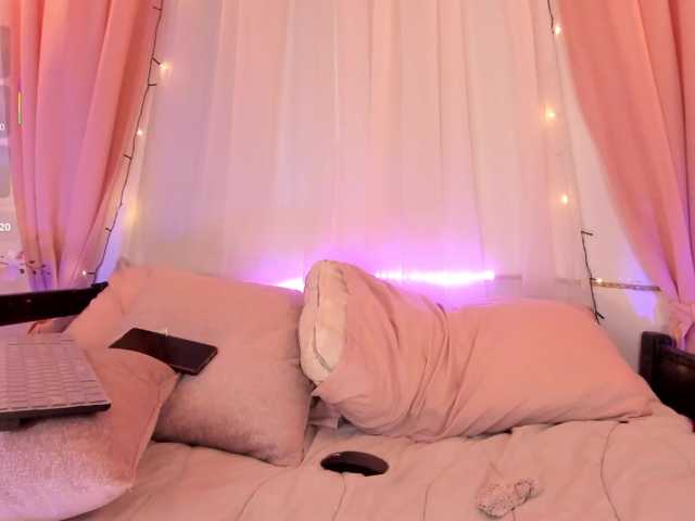 MileyBloom live cam on BongaCams