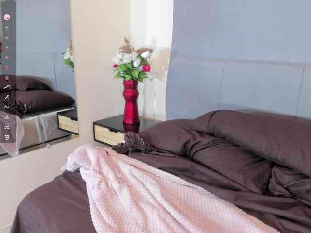 atena-lopez webcam