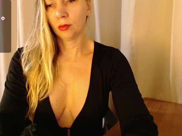 LizLauren live cam preview