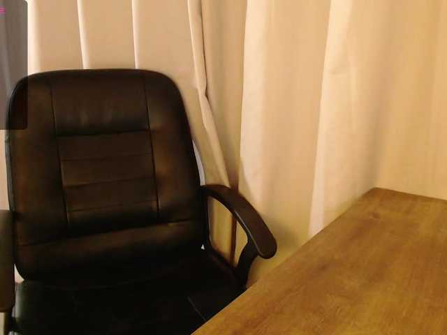 LizLauren live cam preview