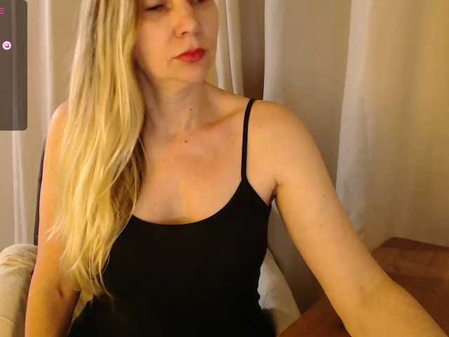 LizLauren live cam on BongaCams
