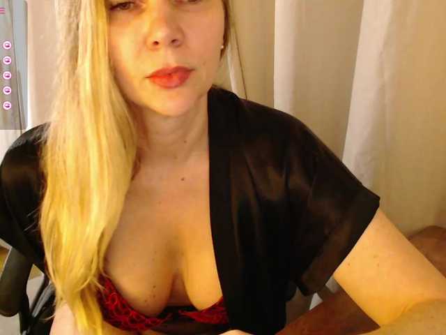 LizLauren live cam on BongaCams