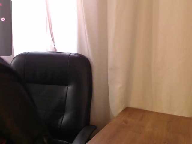 LizLauren live cam preview