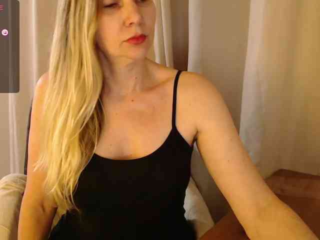 LizLauren webcam