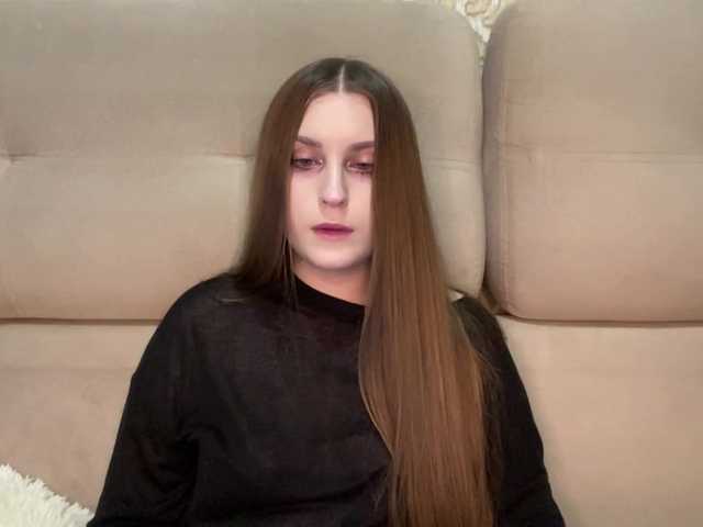 EmelineVayda live cam on BongaCams