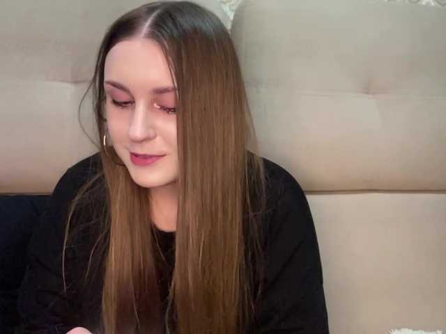 EmelineVayda live cam on BongaCams