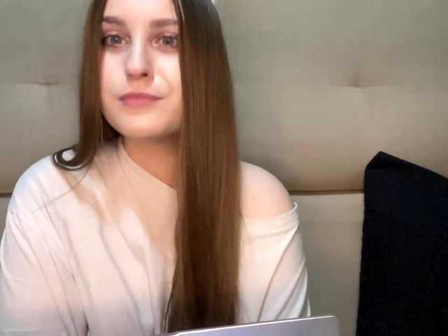 EmelineVayda live cam on BongaCams