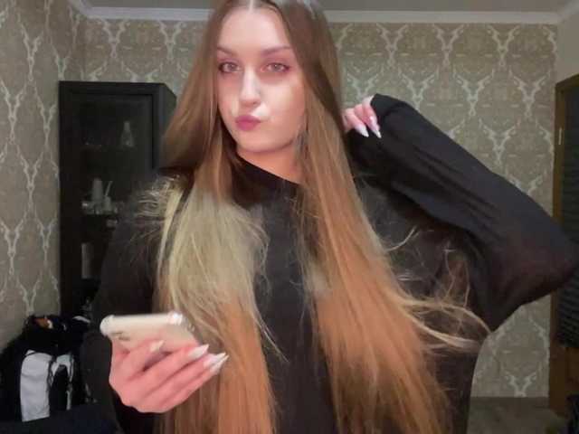 EmelineVayda live cam on BongaCams