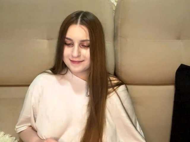 EmelineVayda live cam on BongaCams