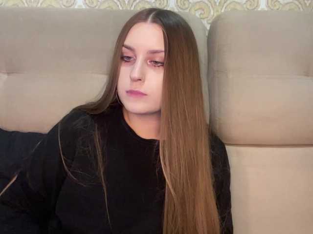 EmelineVayda live cam on BongaCams