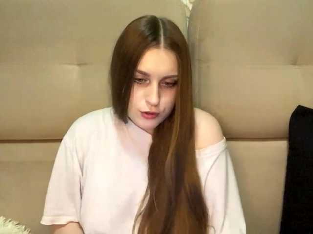 EmelineVayda live cam on BongaCams