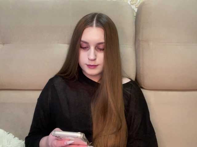 EmelineVayda live cam on BongaCams
