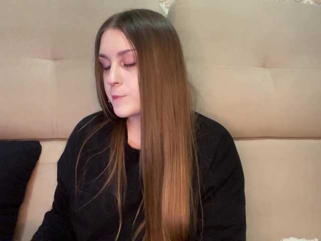 EmelineVayda live cam on BongaCams