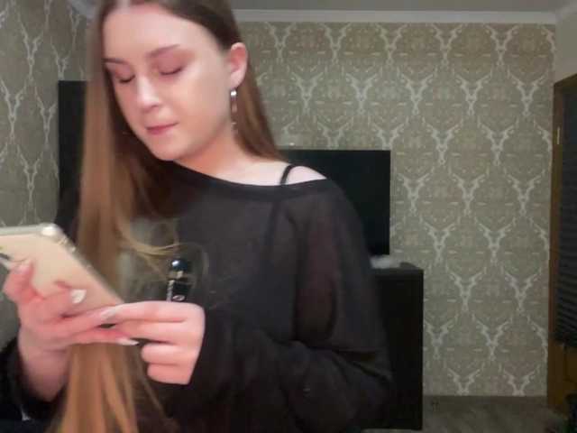 EmelineVayda live cam on BongaCams