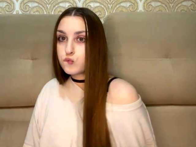 EmelineVayda live cam on BongaCams