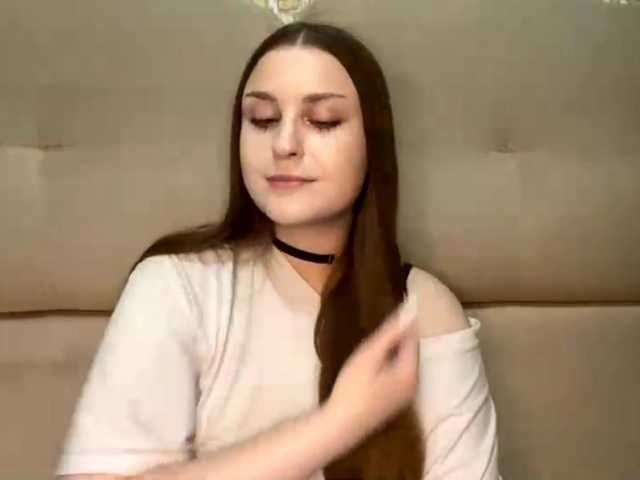 EmelineVayda live cam on BongaCams