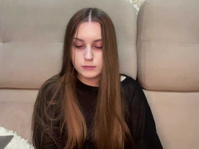 EmelineVayda live cam on BongaCams
